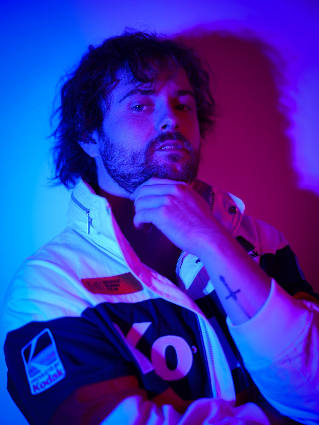 Simonoto live performance on stage